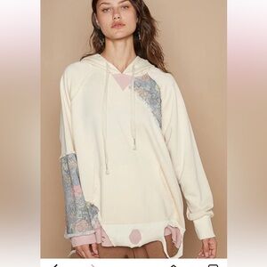 POL Cream Knit Sweatshirt; Size M; New